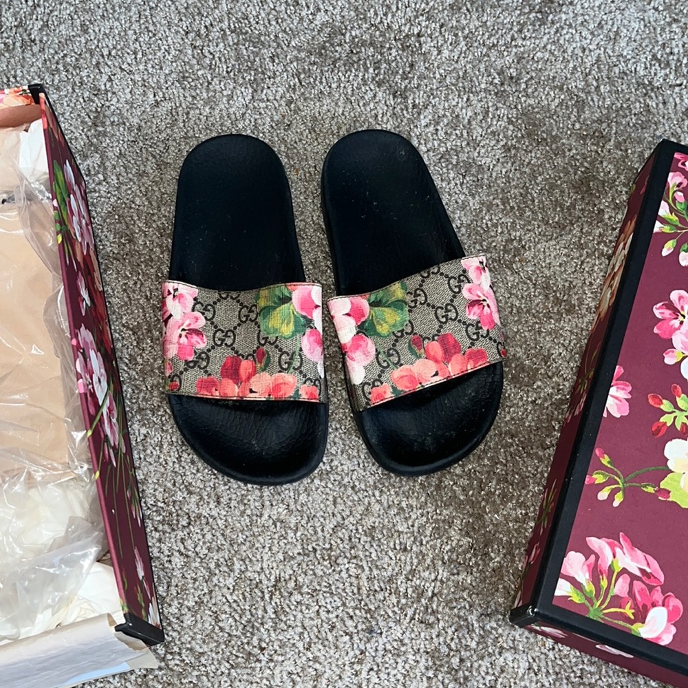 Authentic Gucci slides blooms